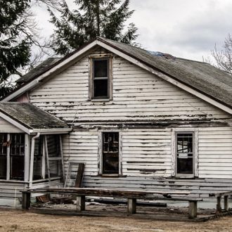 Selling a House with an Old Roof in Florida